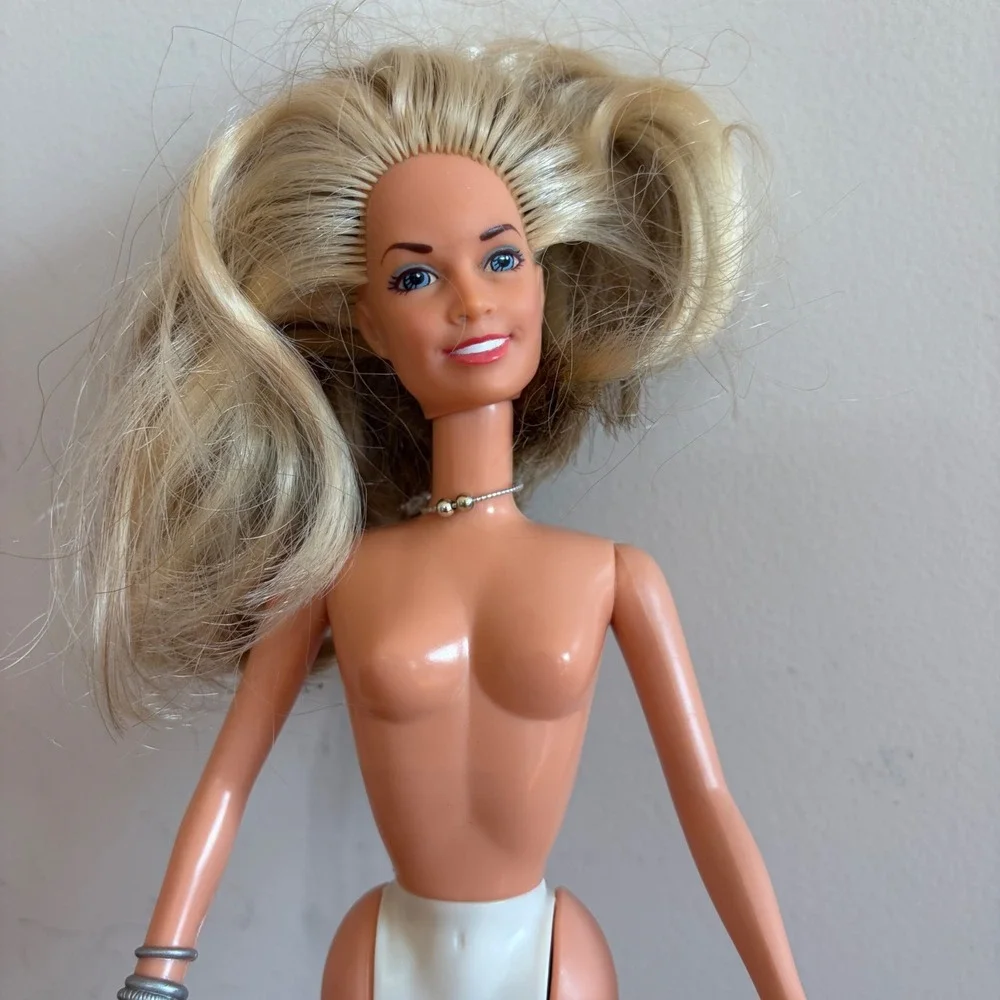 Vintage 1997 Sabrina the Teenage Witch Doll Viacom Hasbro Hand Flicking Magic